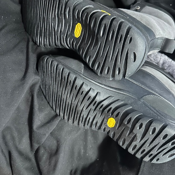 Brand New Ugg Boots Black Size 8 - Never Worn - Winter Snow Waterproof - Picture 4 of 7